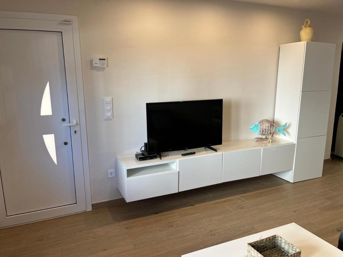 Apartamento En La Playa. Free Parking. Free Wifi L' Escala Bagian luar foto