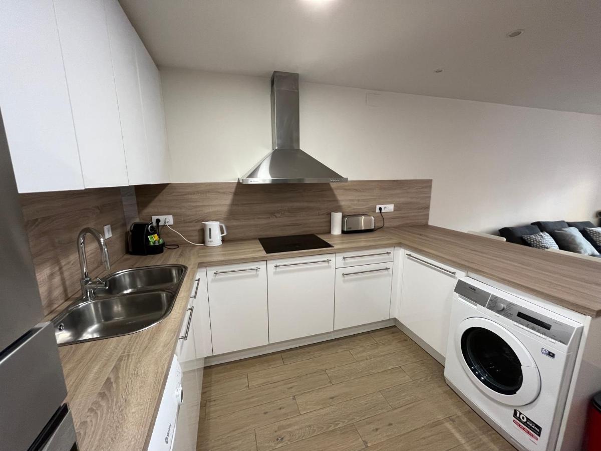 Apartamento En La Playa. Free Parking. Free Wifi L' Escala Bagian luar foto